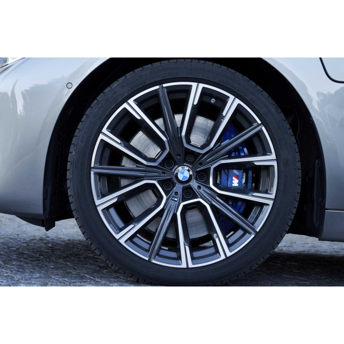 p90342289-the-new-bmw-745le-xdrive-in-colour-donington-grey-and-20-m-light-alloy-wheels-star-spoke-style-817-m-2249px_855128028